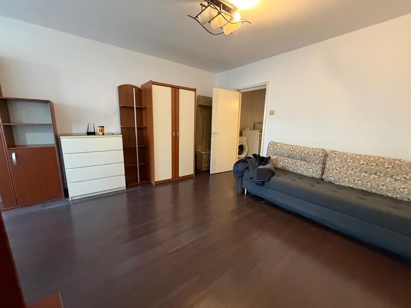 Dristor, chiar la metrou, bloc reabilitat, mobilata