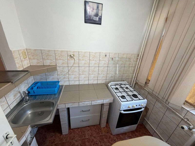 Dristor, chiar la metrou, bloc reabilitat, mobilata