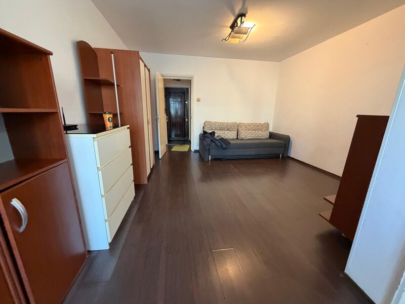 Dristor, chiar la metrou, bloc reabilitat, mobilata